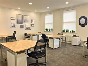 10 Person Private Office