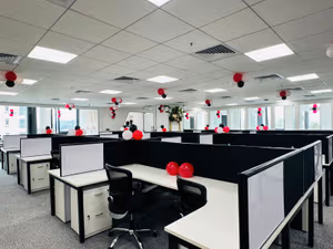 1 Person Coworking Desk