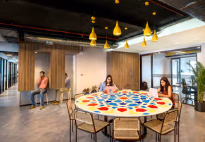 4 Person Coworking Desk