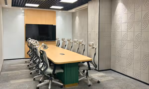 600 Person Private Office