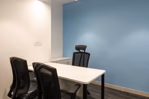 18 Person Coworking Desk