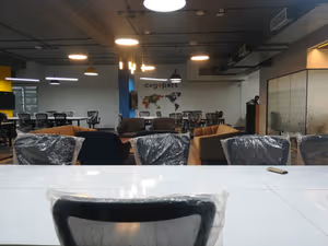 600 Person Private Office