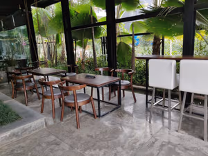 4 Person Private Office