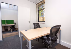 10 Person Private Office