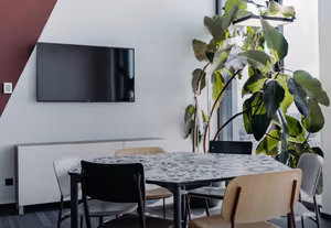 10 Person Coworking Desk