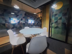 4 Person Coworking Desk