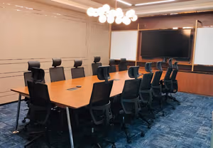 300 Person Managed Space