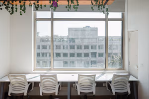 4 Person Coworking Desk