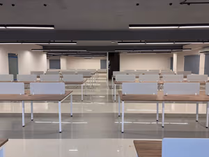 1 Person Coworking Desk