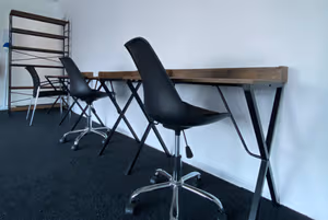 4 Person Coworking Desk
