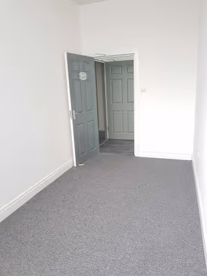 5 Person Private Office