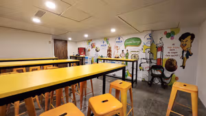 4 Person Coworking Desk