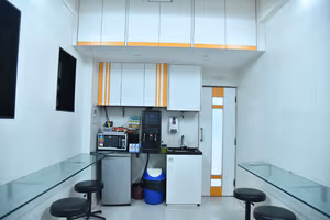 10 Person Coworking Desk