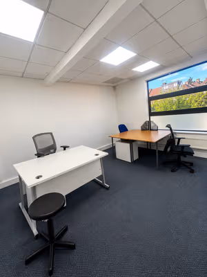 5 Person Private Office