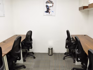 100 Person Private Office