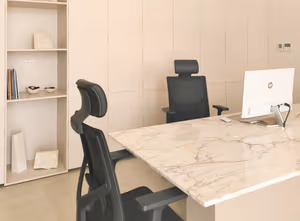 1 Person Shared Office