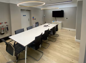 6 Person Shared Office