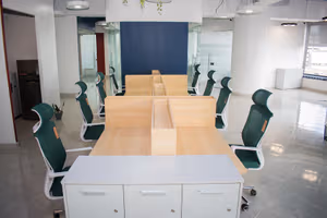 4 Person Coworking Desk