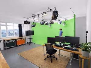 7 Person Private Office