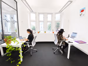 4 Person Private Office