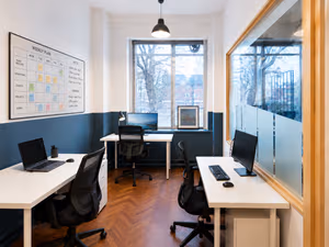 1 Person Coworking Desk