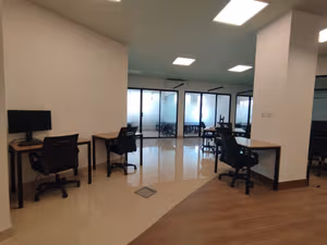 4 Person Coworking Desk