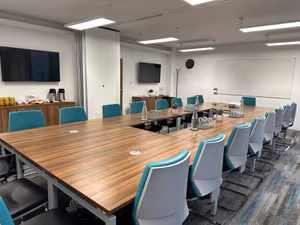 4 Person Coworking Desk