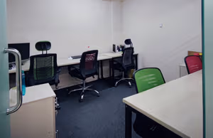 9 Person Coworking Desk