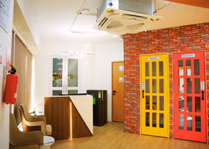 40 Person Private Office