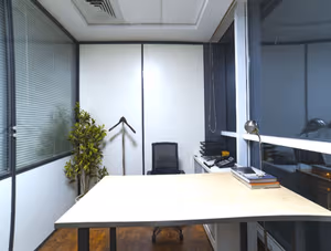 4 Person Private Office