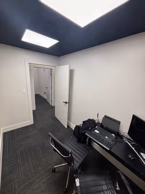 1 Person Coworking Desk