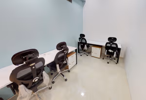 3 Person Coworking Desk
