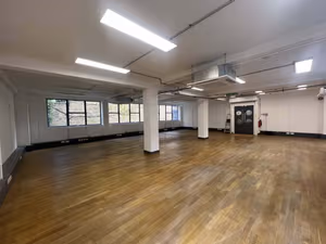 29 Person Private Office