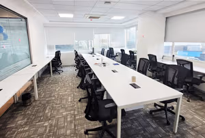30 Person Coworking Desk