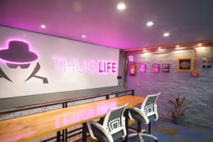 50 Person Coworking Desk