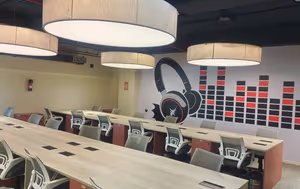 50 Person Coworking Desk