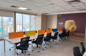 50 Person Coworking Desk