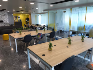 15 Person Coworking Desk