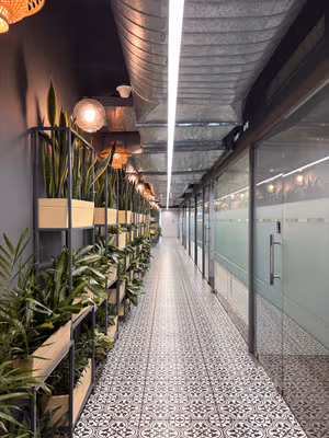 4 Person Coworking Desk