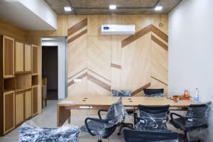 4 Person Coworking Desk