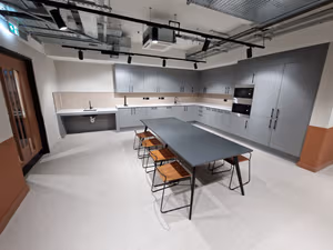 7 Person Private Office