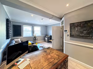 5 Person Private Office