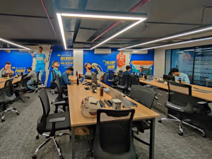 4 Person Coworking Desk