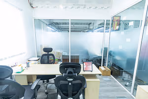 4 Person Coworking Desk