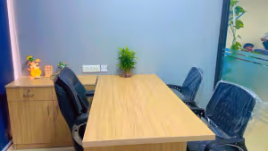 114 Person Coworking Desk