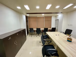 4 Person Coworking Desk