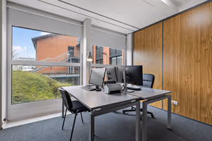 9 Person Private Office