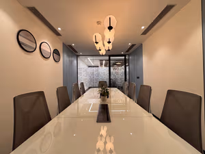 100 Person Private Office