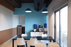 10 Person Coworking Desk