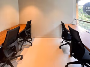 1 Person Private Office